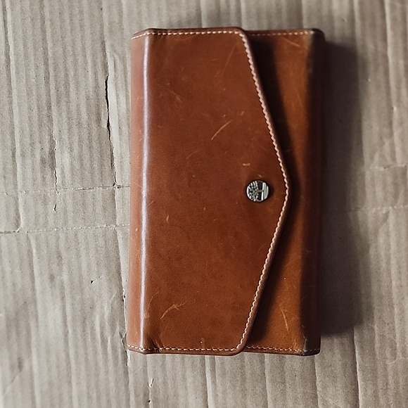 Timberland Handbags - Timberland totally trashed brown tri-fold ladies wallet